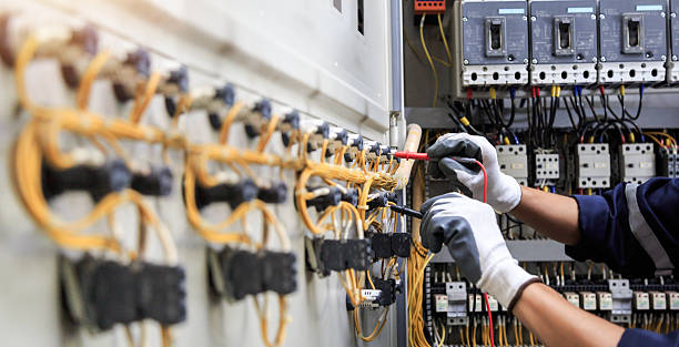 Professional Electrician technician working in Goshen, AR